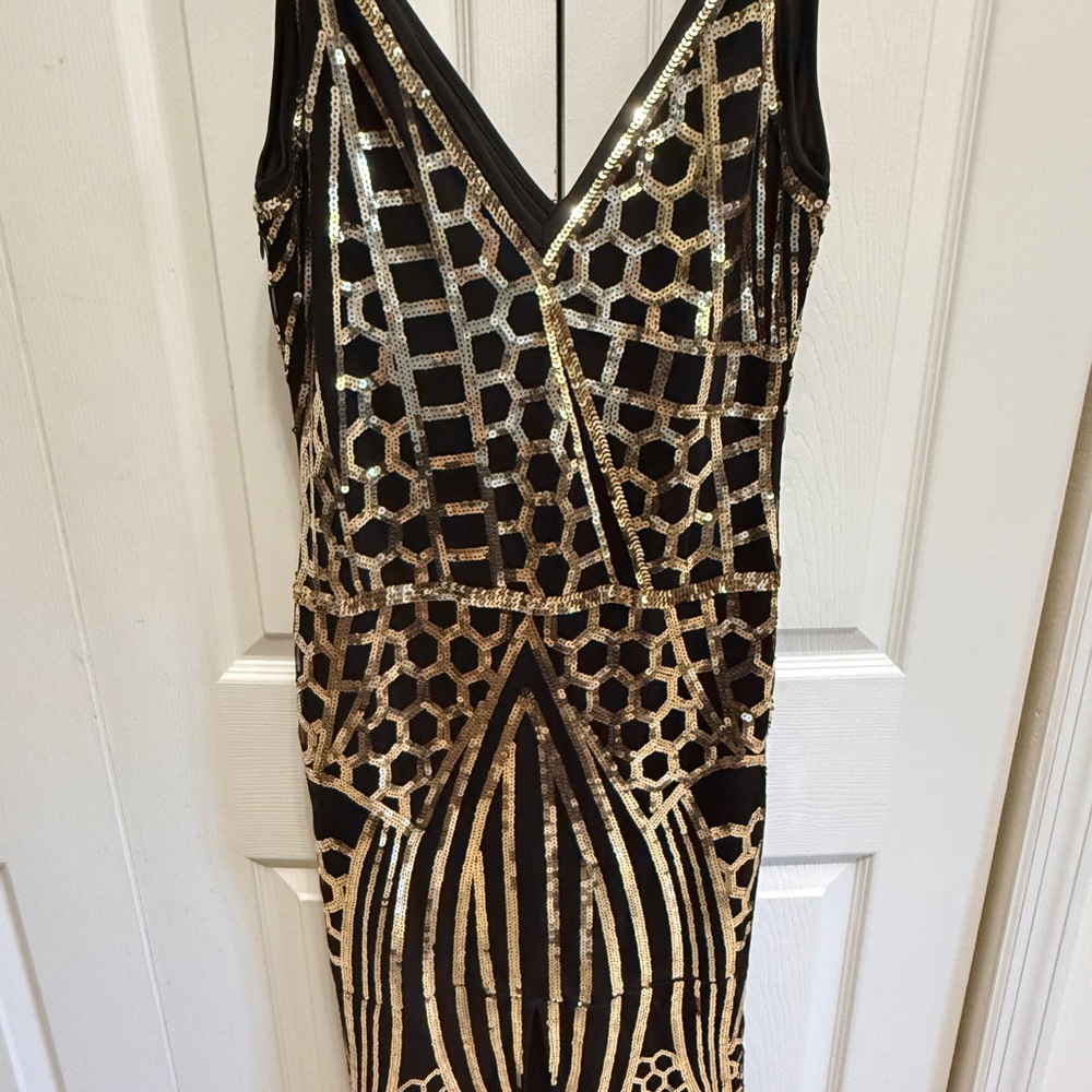 Black & Gold Sequin V-Neck Evening Prom or Wedding Guest Dress — New w/out Tags